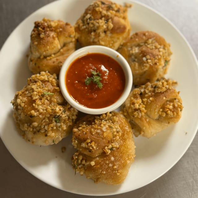 Garlic Knots.